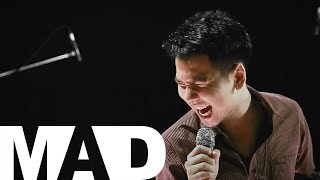 Video thumbnail of "[MAD] พันหมื่นเหตุผล - KLEAR (Cover) | Pop Jirapat [Live at Syrup The Space]"