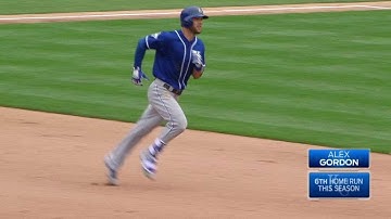 KC@PHI: Gordon cuts the Phillies