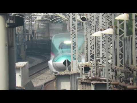 東北新幹線E5系はやぶさ東京駅到着