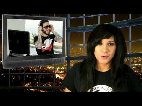 Fall Out Boy NOT over?! Cobain's daughter sings wi...