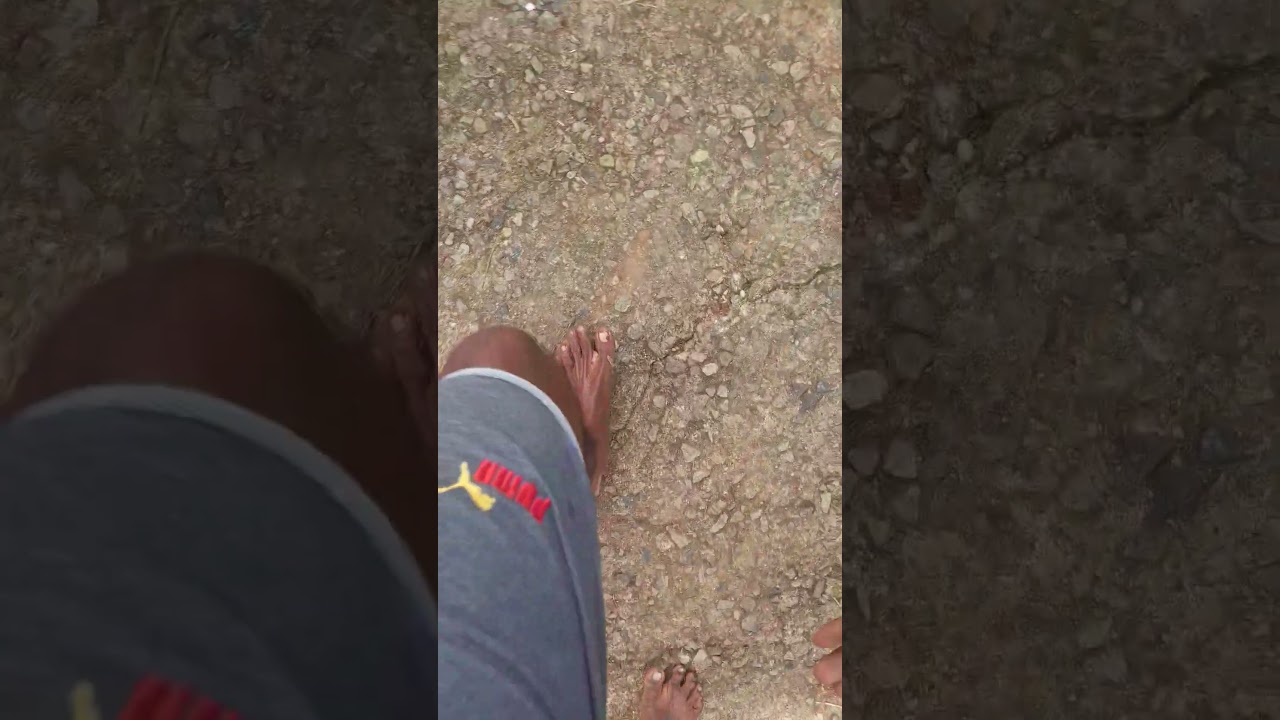 walking on a way without slippers 🍃🐌