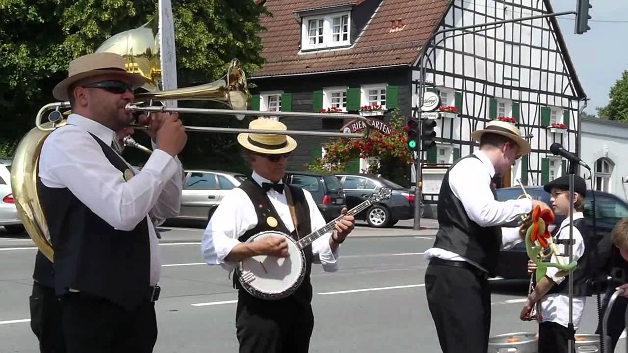 Watch Little Johns Jazz Band - When You're Smiling - 18. Matjesfest - 05.06.2011 on YouTube Watch Little Johns Jazz Band - When You're Smiling - 18. Matjesfest - 05.06.2011 on YouTube