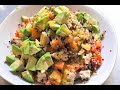 Quinoa en ensalada con pimientos, mostaza, aguacate y zanahoria ensalada Quinua Comiendo con Carlos