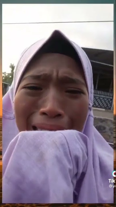 VIDEO LUCU NYANYI SAMBIL NANGIS AWAS BIKIN KALIAN NGAKAK😂😅