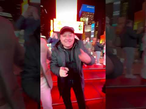 Ilk marotaba New York time Squareda ozbek santkorlarini reklamasi qoyildi🔥🔥🔥