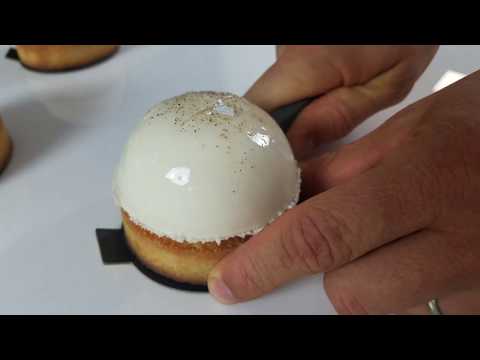 Coconut vanilla tartlet by Gastronomicom