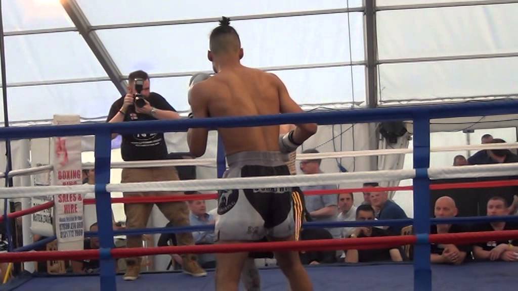 6870 kg boxing fighting taller opponent Birmingham YouTube