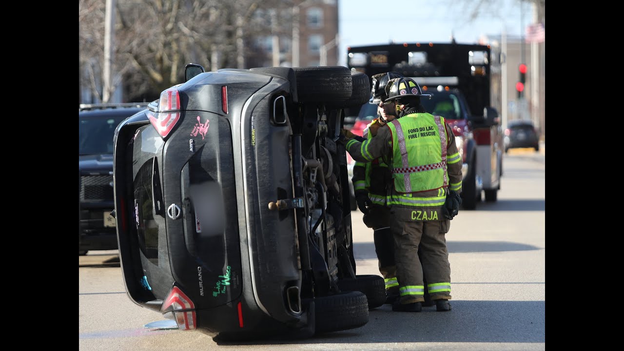 Rollover crash in Fond du Lac - YouTube