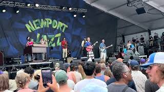 The Dip's Tom Eddy Leads Newport Jazz Fest Audience "Sure Don't Miss You" Sing-a-Long