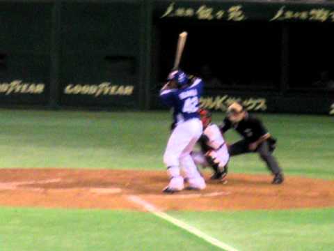 2011年10月16日　讀賣VS中日　8回表　トニ・ブランコ15号本塁打