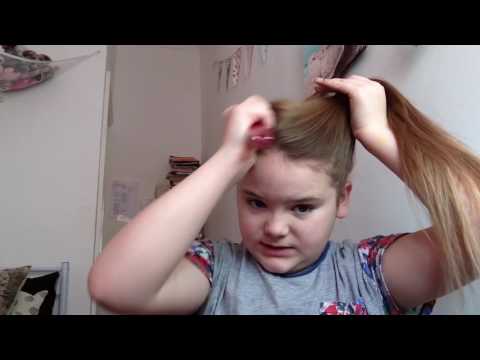 Jojos with the big bow bows hair