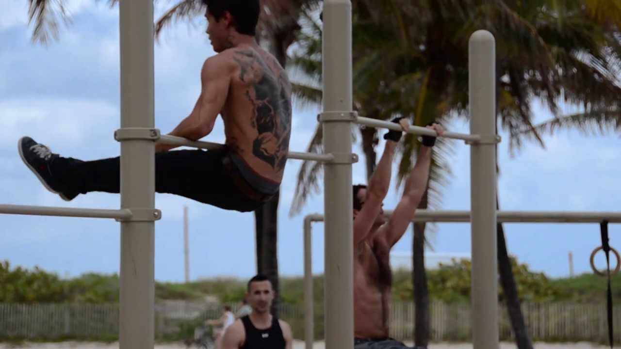 street workout historia Chris and Hardcore Ainsley on South Beach
