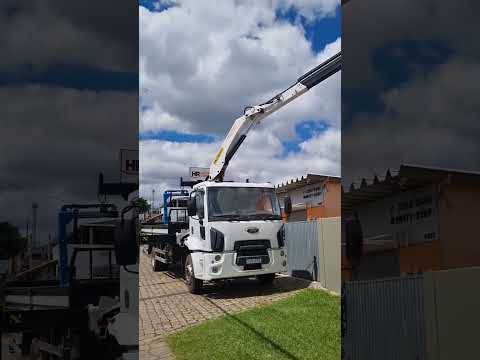 Texas Locação – posicionamento de container para obra com munk