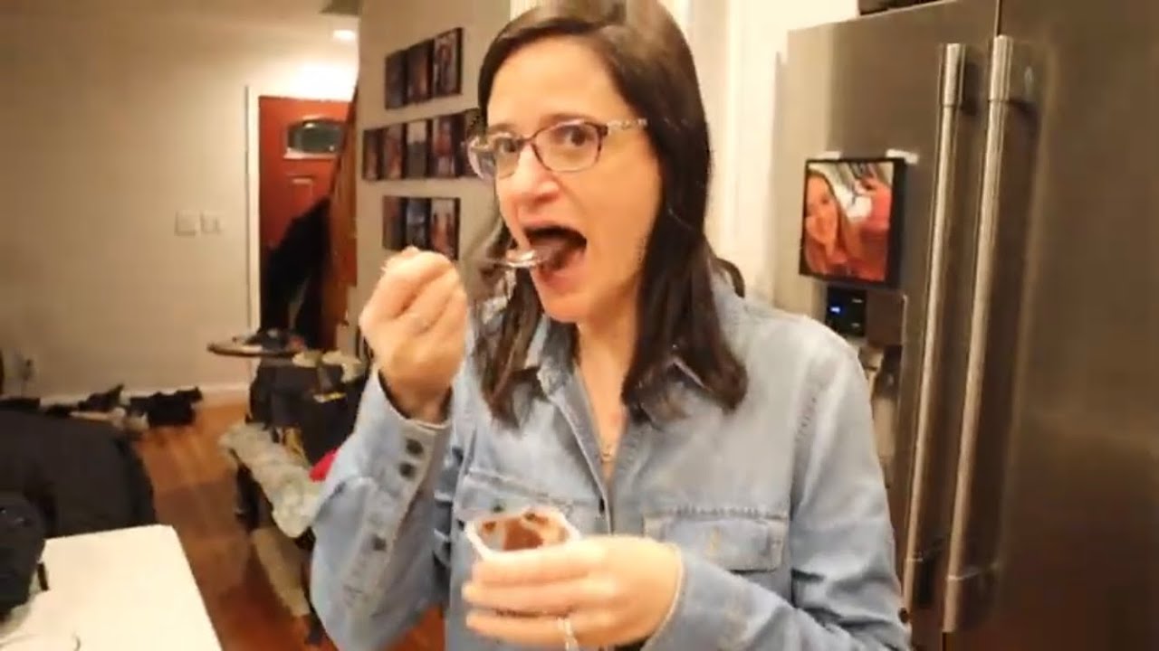 video phone beyonce mp3 HOW FAST CAN YOU EAT PUDDING? (episode 2)