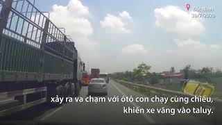 VnExpress TV - Ôtô bị đâm văng vào taluy trên cao tốc screenshot 3
