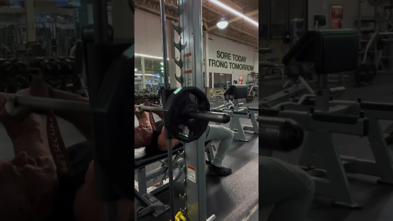 Try this variation of the Smith machine tricep extension for a different feel #triceps #tricepswork