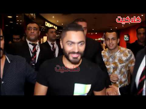 الدنيا اتقلبت لحظة وصول تامر حسني فيلم الخطة العايمة بطولة علي ربيع ورأيه في الفيلم بعد مشاهدته