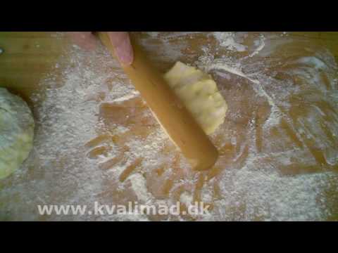 Video: Hvordan Man Laver Kylling Og Kartoffel Butterdej