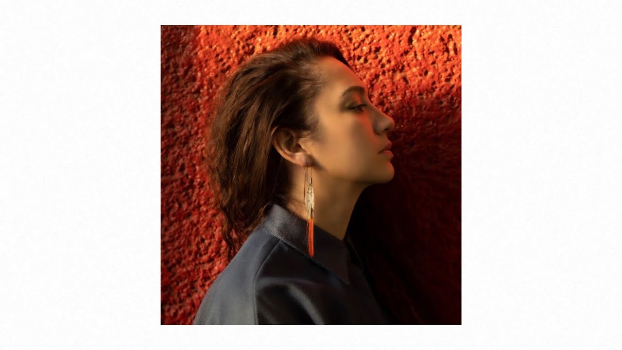 Obejrzyj PAOLA DECANINI - Sol (Lyric Video) w YouTube Obejrzyj PAOLA DECANINI - Sol (Lyric Video) w YouTube