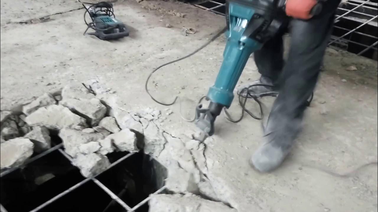 Makita HM1812 - YouTube