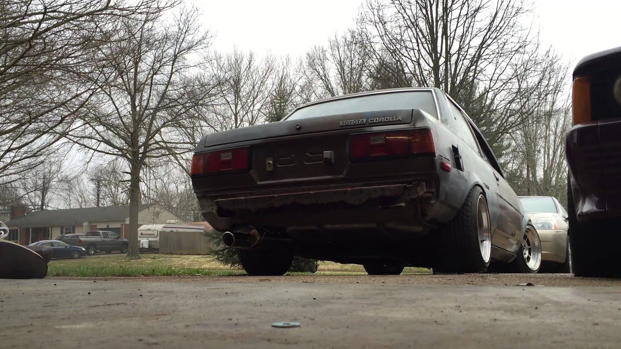 20v 4age te72, Racing Beat exhaust revving.