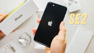 Here is an unboxing and setup of the $399 2020 iphone se / 2! this
apple's newest cheapest but it's still really cool. leave a like i...