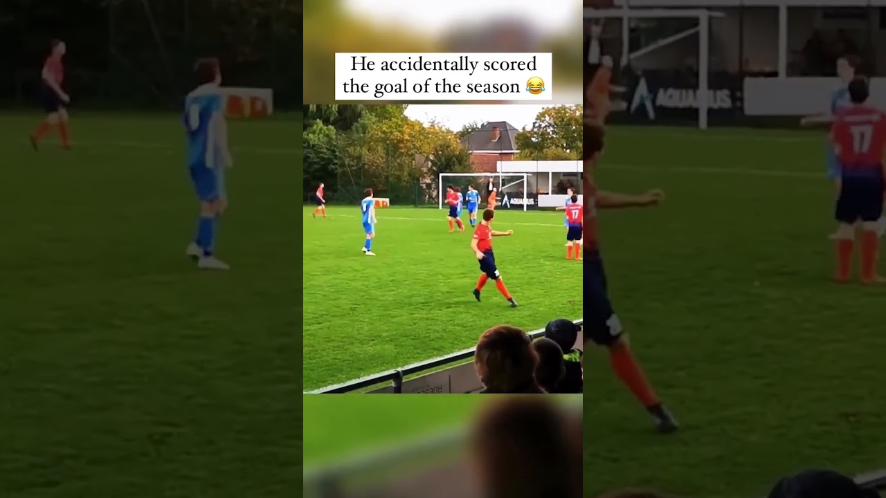 Incredible random goal in the amateur football league 