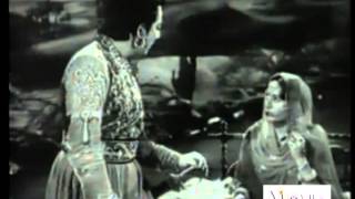 नदिया किनारे फिरु प्यासी Nadiya Kinare Phiru Pyasi Lyrics in Hindi