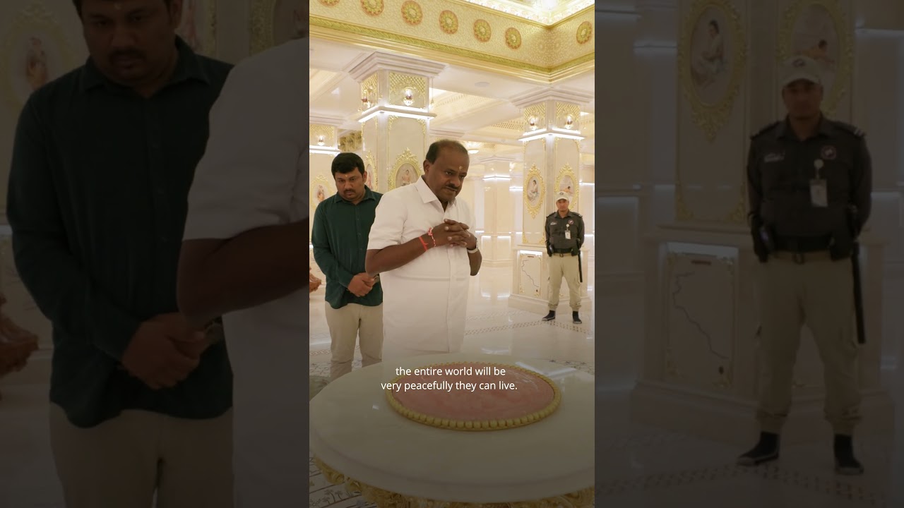 Шри Х. Д. Кумарасами, министр сталелитейной промышленности, делится своими впечатлениями от посещ...