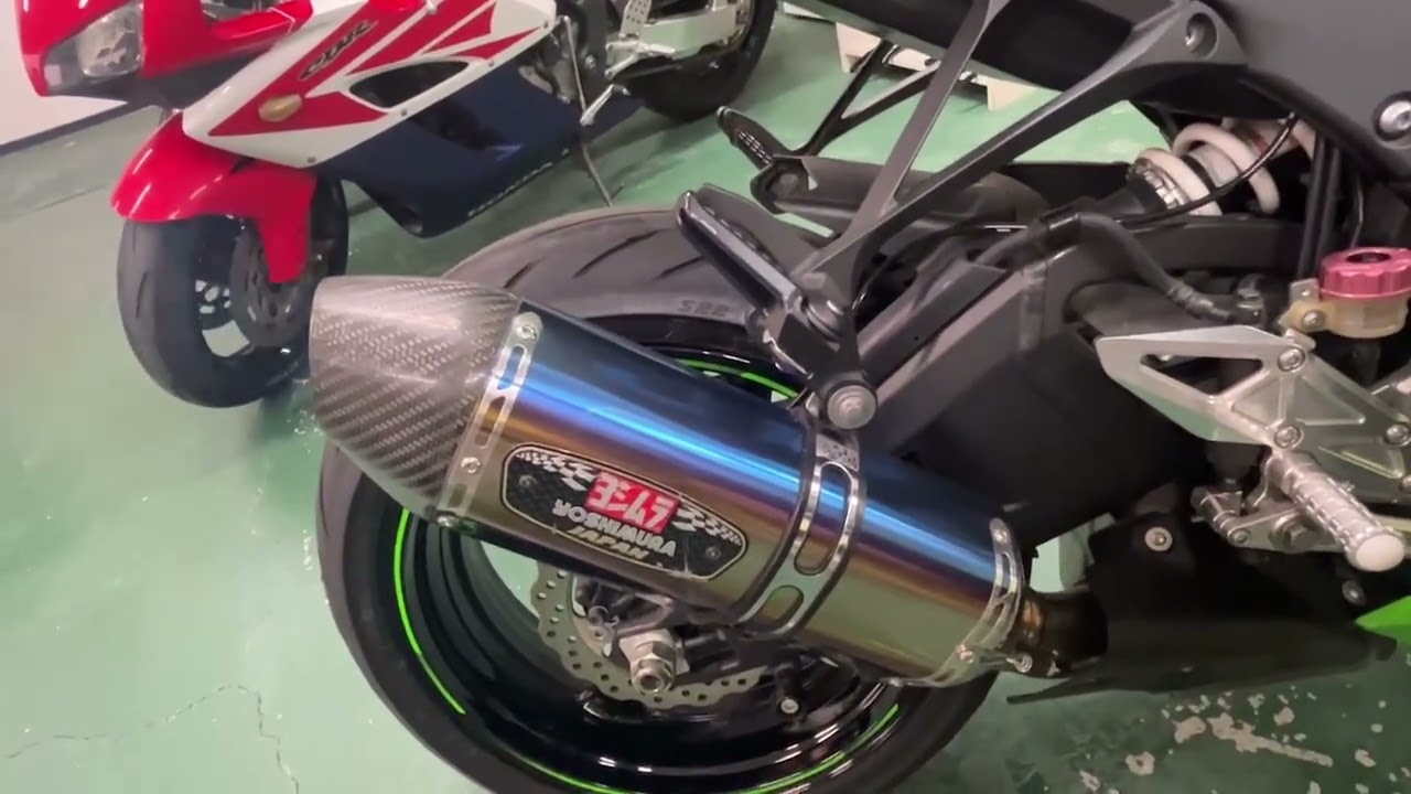 カワサキ NINJA ZX-10R 逆車 2012年式 ヨシムラマフラー アグラス