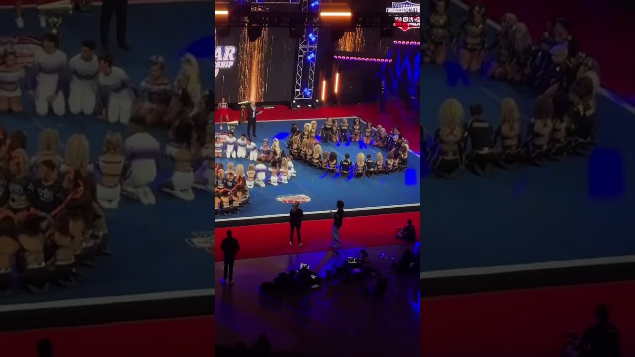 Награды 6-го уровня для учащихся старших классов средней школы (смешанное обучение) на конференци...