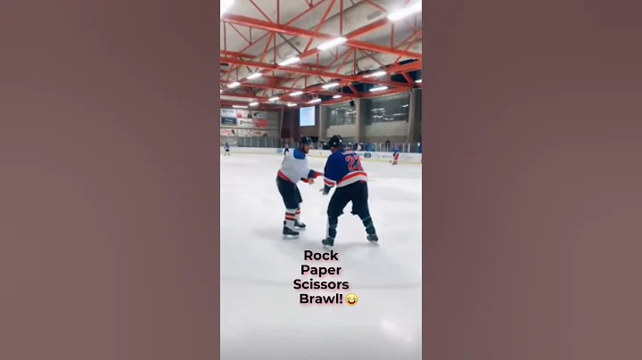 Beer League Hockey Fight (killer celly at the end)!😲👊 #shorts #hockey #hockeyfight