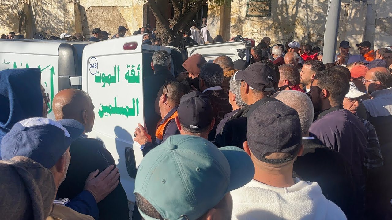 مكناس.. في أجواء مؤثرة و موكب جنائزي مهيب، تشييع جثمان الحاج بلمكي إلى مثواه الاخير