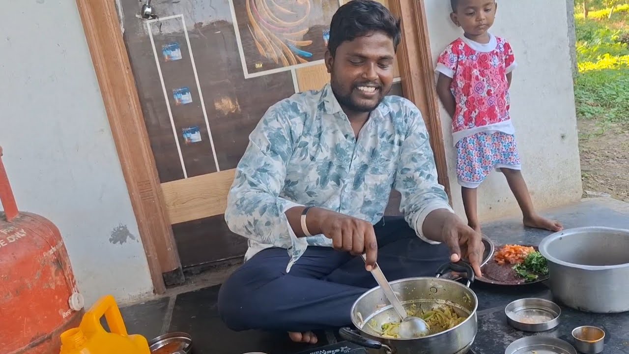 పచ్చని పొలాల్లో నా స్నేహితులతో చికెన్ ఫ్రై చేసుకుని ఎంజాయ్ చేస్తూ తిన్నాము