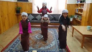 Bumthang mathra dance by - Little Girls