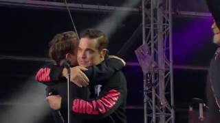 Robbie Williams one love Manchester