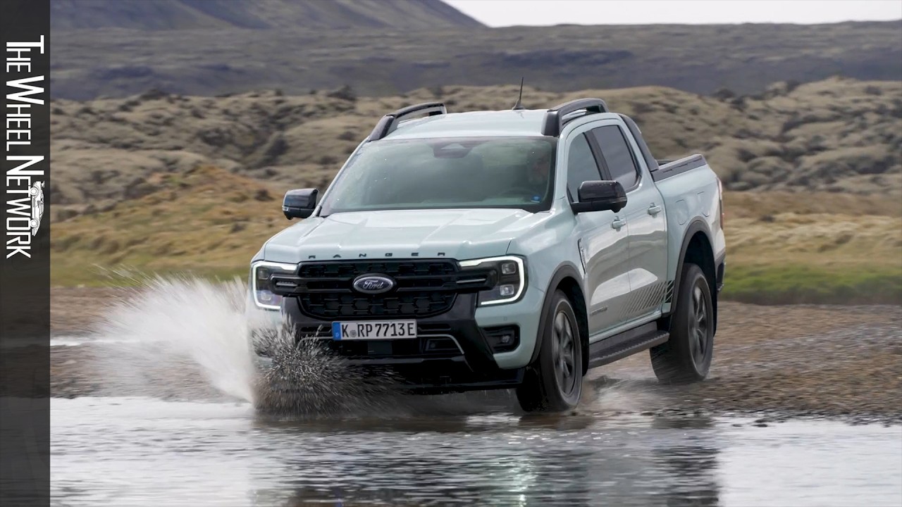 2025 Ford Ranger Stormtrak PHEV Off-Road Driving in Iceland