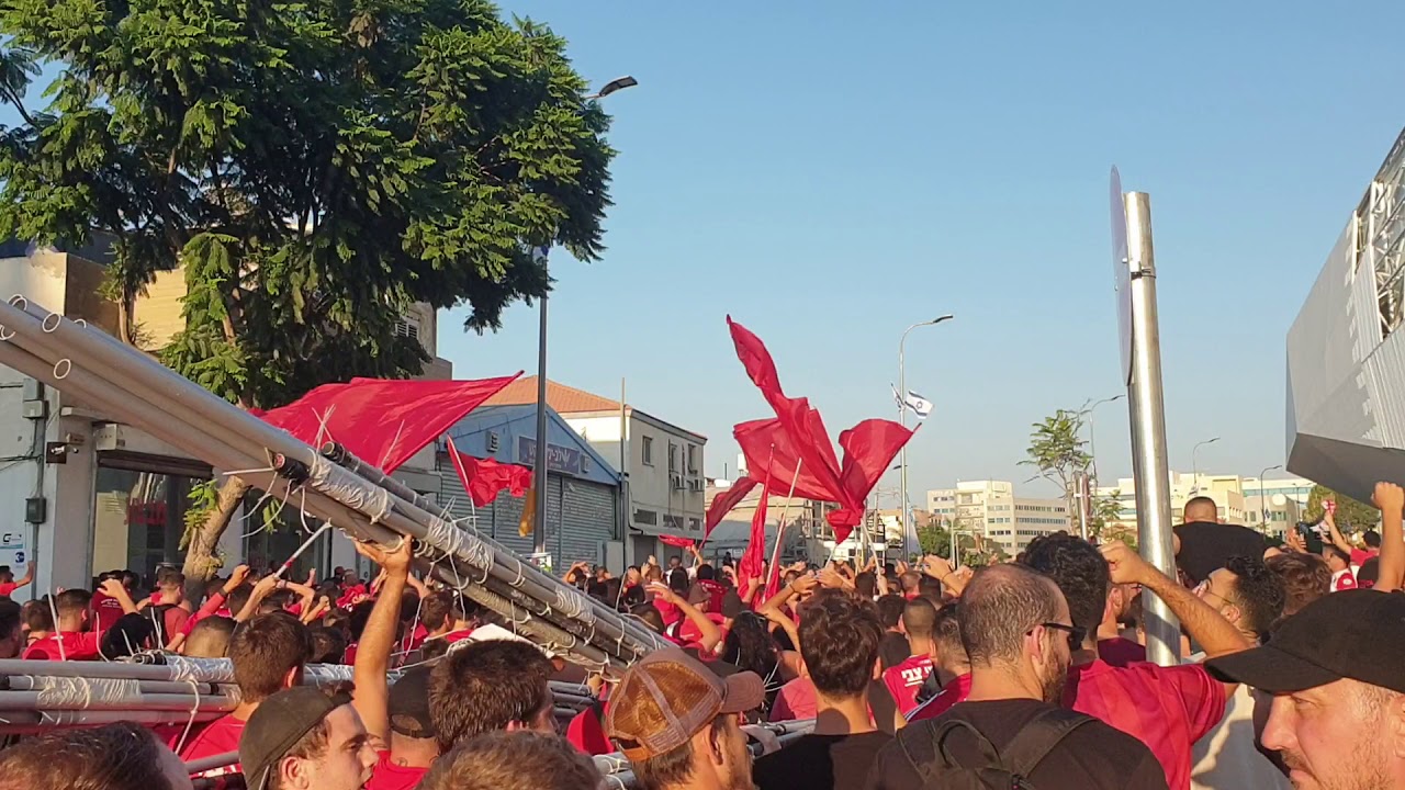 בלומפילד שם ביפו זאת הכתובת - צעדה לפני המשחק נגד נתניה