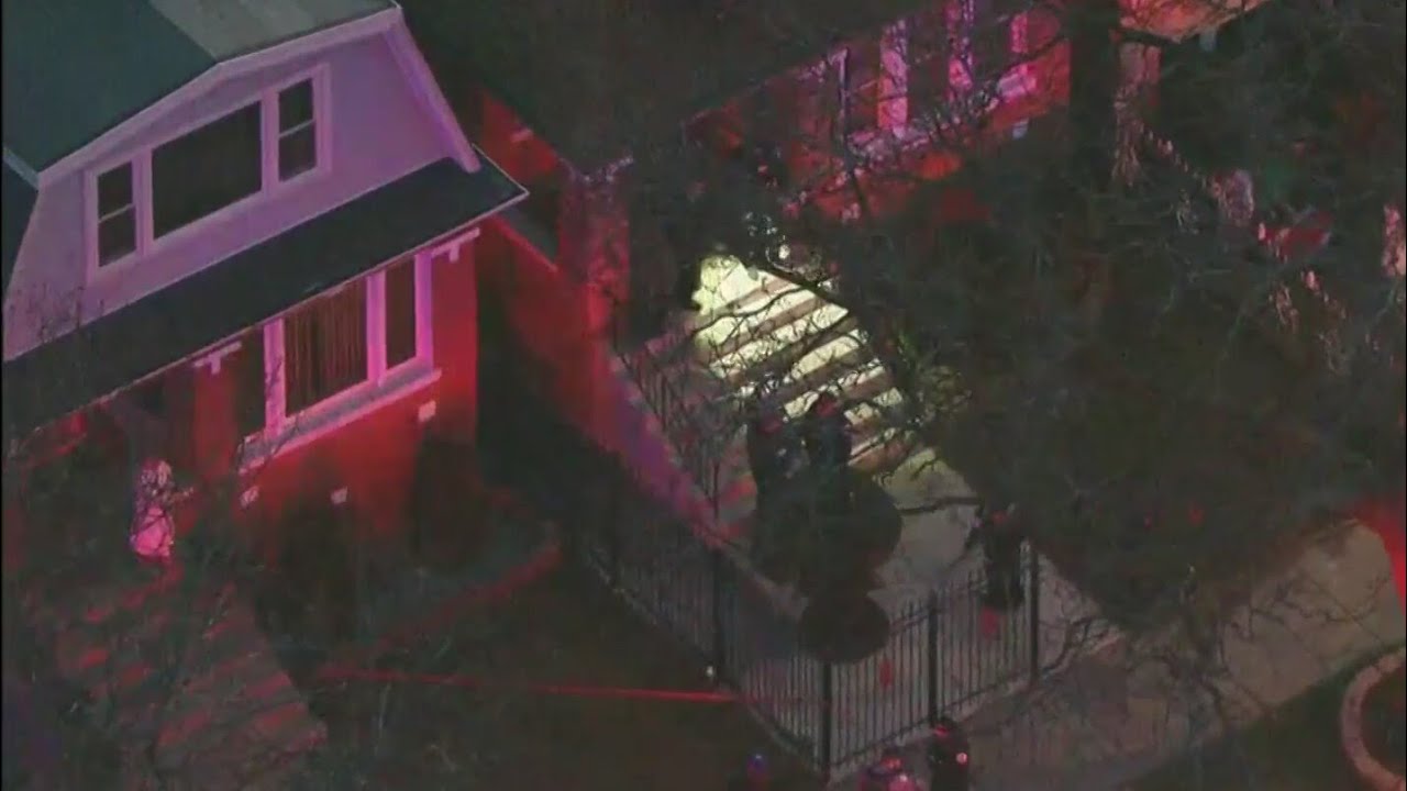 Man, teenage boy killed in Southwest Side Chicago shooting - YouTube