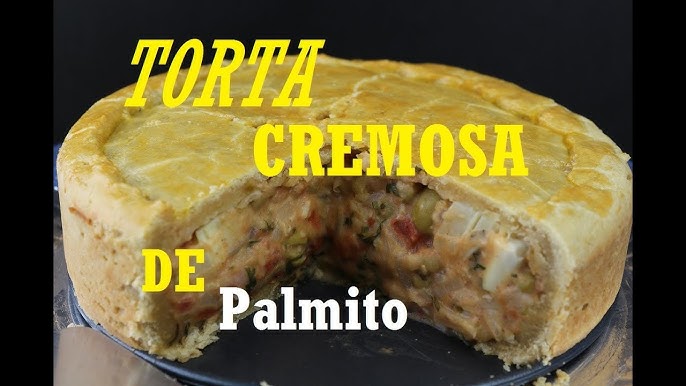 Torta De Galinha Russa Tradicional Kurnik Num Prato Colocado Num Guardanapo  De Mesa Sobre Fundo Cinzento, Vista Lateral Imagem de Stock - Imagem de  marrom, casserol: 161445511