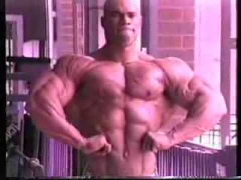 Kev Levron hits it hard in the gym.flv