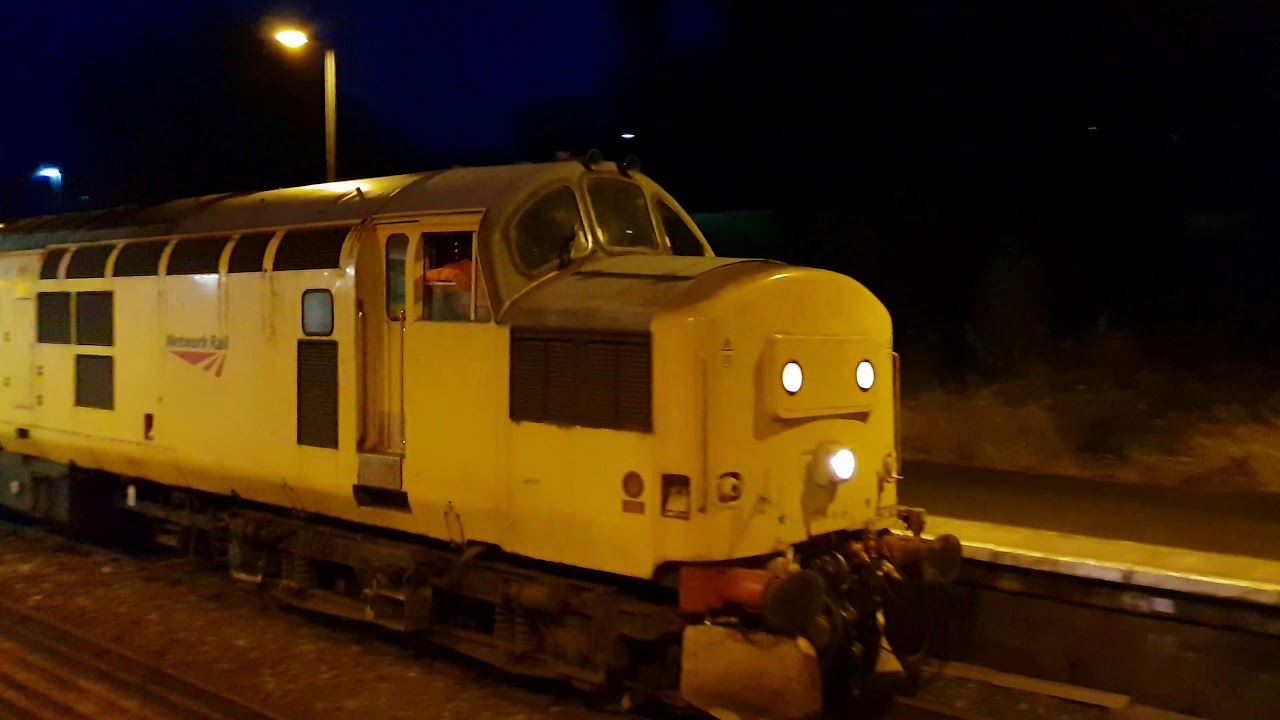 97303 on 6C98 Basford Hall to Harlech CWR at Newtown this evening.