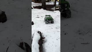 Making full use of the homemade snow chains on the #Redcat #Gen8 #Scout ii