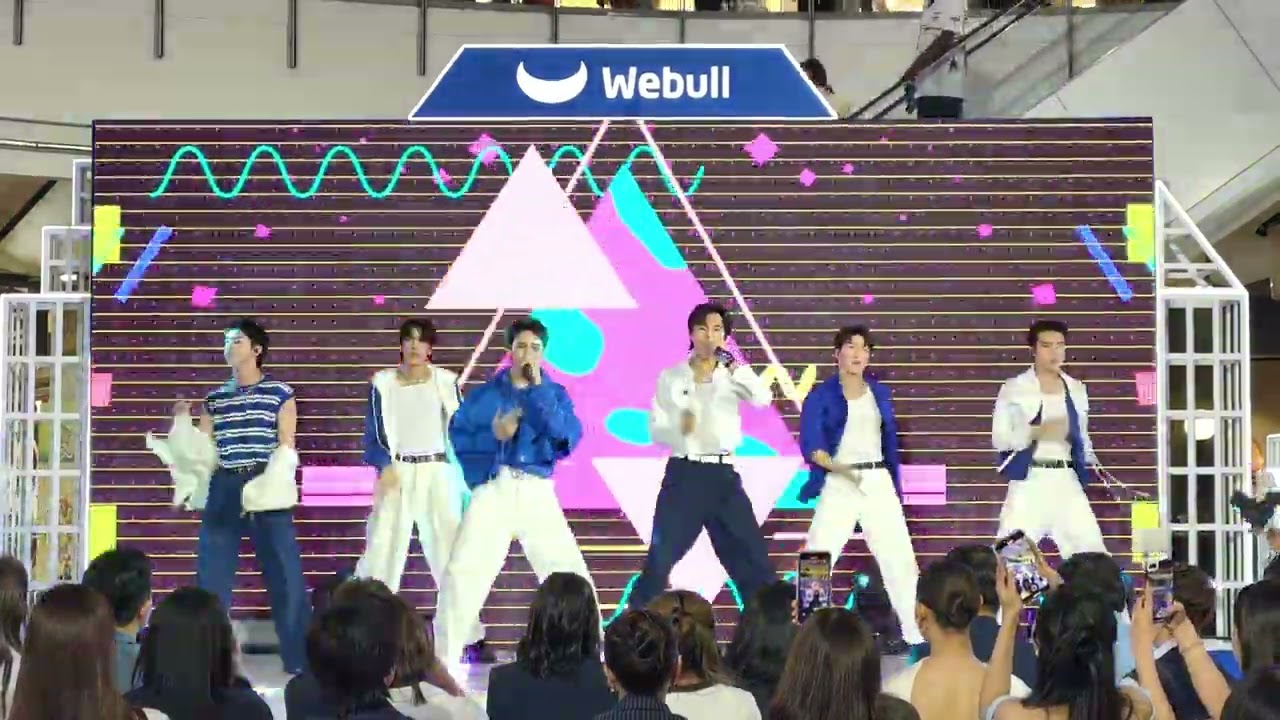 [09.05.2025] FANCAM PROXIE : Crazy Love + KissKiss + เจ็บอยู่ @ WeBull (1)