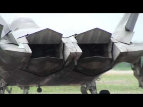 F-22 thrust vectoring nozzles