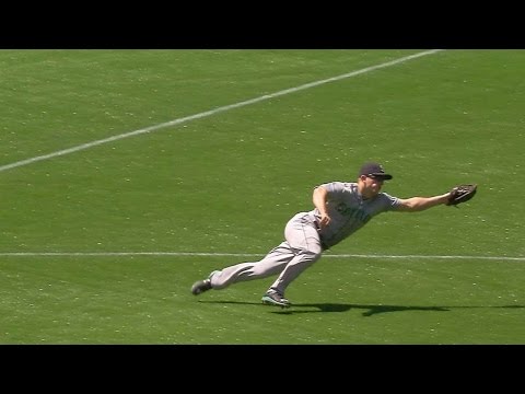 SEA@TOR: Seager dives to snag Bautista's sharp liner