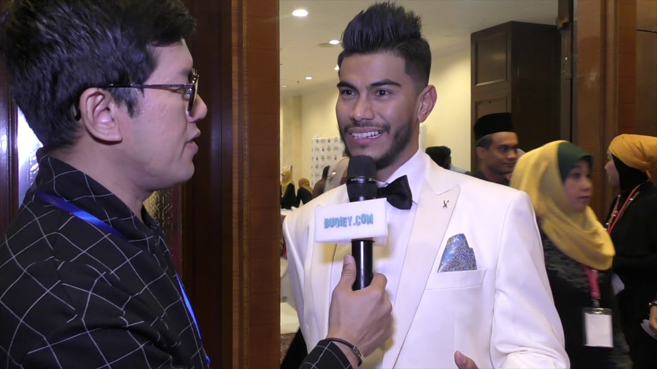 Azrel Ismail Bergaya Sakan di Anugerah Telenovela 2019 - YouTube