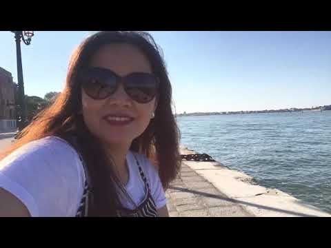 FERRYBOAT MARKET AT CANAL VENICE FERRYBOAT MARKET AT CANAL VENICE