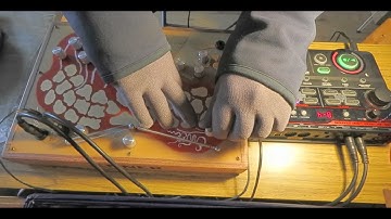 Soma Enner 3. Conductive Gloves and Boss RC202