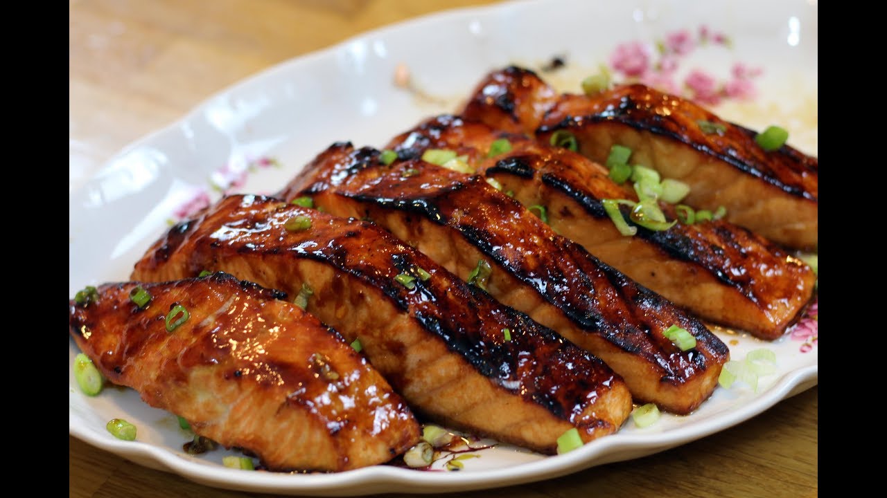 סלמון בתנור בסויה וסילאן | פרק 59- Sweet and Savory Soy-Silan Glazed Salmon